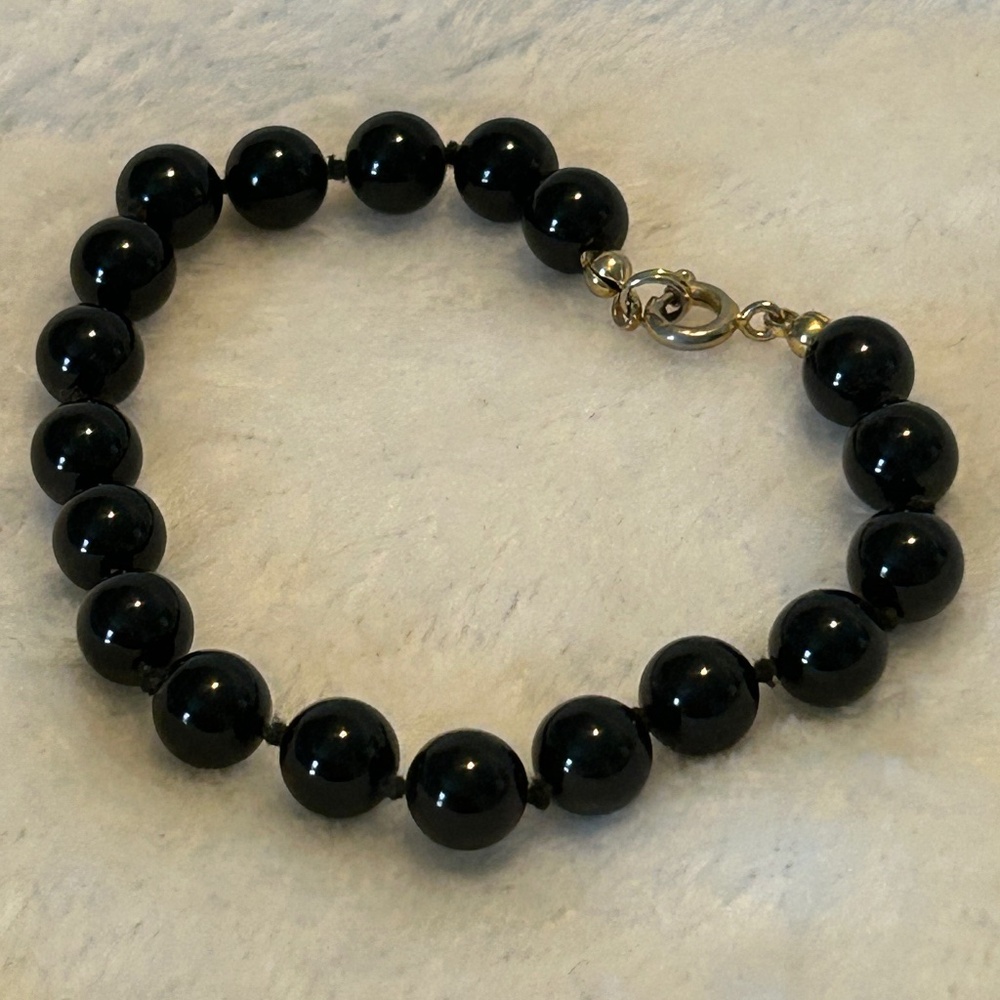 😉Bundle Days😉 Women’s Onyx Type Bead Bracelet
